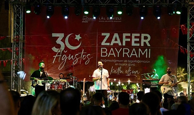 Çeşme’de 30 Ağustos coşkusu Başkan Denizli; “Zaferimizin 102. yılını büyük bir gururla kutladık”