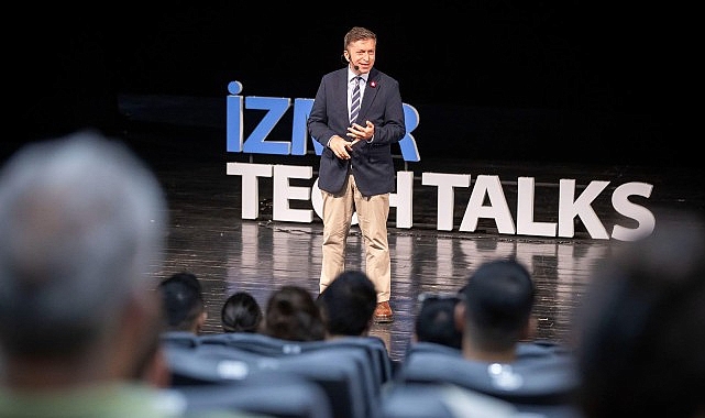 TechTalks’ta yeni çağ açılımı Kuzuloğlu, “İnsanın insanı yönettiği son kuşak olabiliriz”