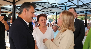 Dikili’de Ferdi Zeyrek Parkı Açıldı