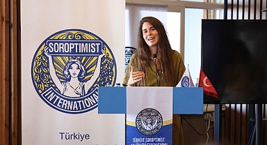 Çeşme Belediye Başkanı Lâl Denizli, TSKF Gençlik ve Liderlik Kampı ’25 açılışında genç kadınlara seslendi