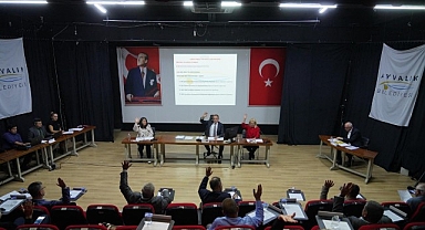 Ayvalık Belediyesi 2026 Yılı Bütçesi 3 Milyar Türk Lirası Olarak Oy Birliğiyle Onaylandı.