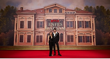 Netflix’in Başrollerini Engin Akyürek ve Aslı Enver’in Paylaştığı Yeni Dizisi Enfes Bir Akşam’ın Galası Gerçekleşti
