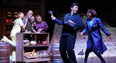 İBB Şehir Tiyatroları Kasım Ayında 35 Oyunu Seyirciyle Buluşturuyor