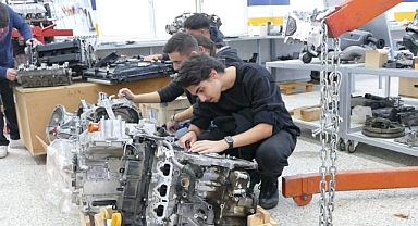 Renault Türkiye’den Ege Meslek Yüksekokulu’na Önemli Bağış