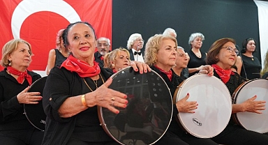 Seferihisar’da 29 Ekim Cumhuriyet Balosu’nda coşku dolu gece