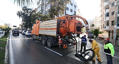 Karaburun’da şiddetli yağış sonrası İZSU’dan hızlı müdahale