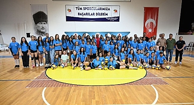 Kemer Belediyesi çocukları ve gençleri sporla buluşturuyor