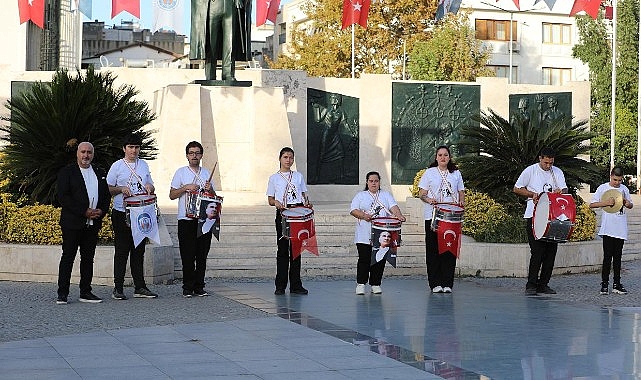 Efes Selçuk’ta Engel Tanımayan Gençlerden Cumhuriyet Coşkusu